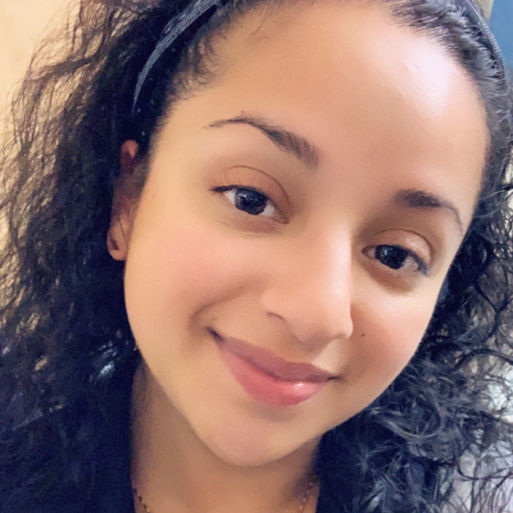 Meet your Posher, Gabriela